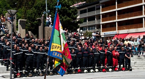 Les pompiers de Crans-Montana - Les pompiers de Crans-Montana lors de l'inauguration du tonne-pompe
